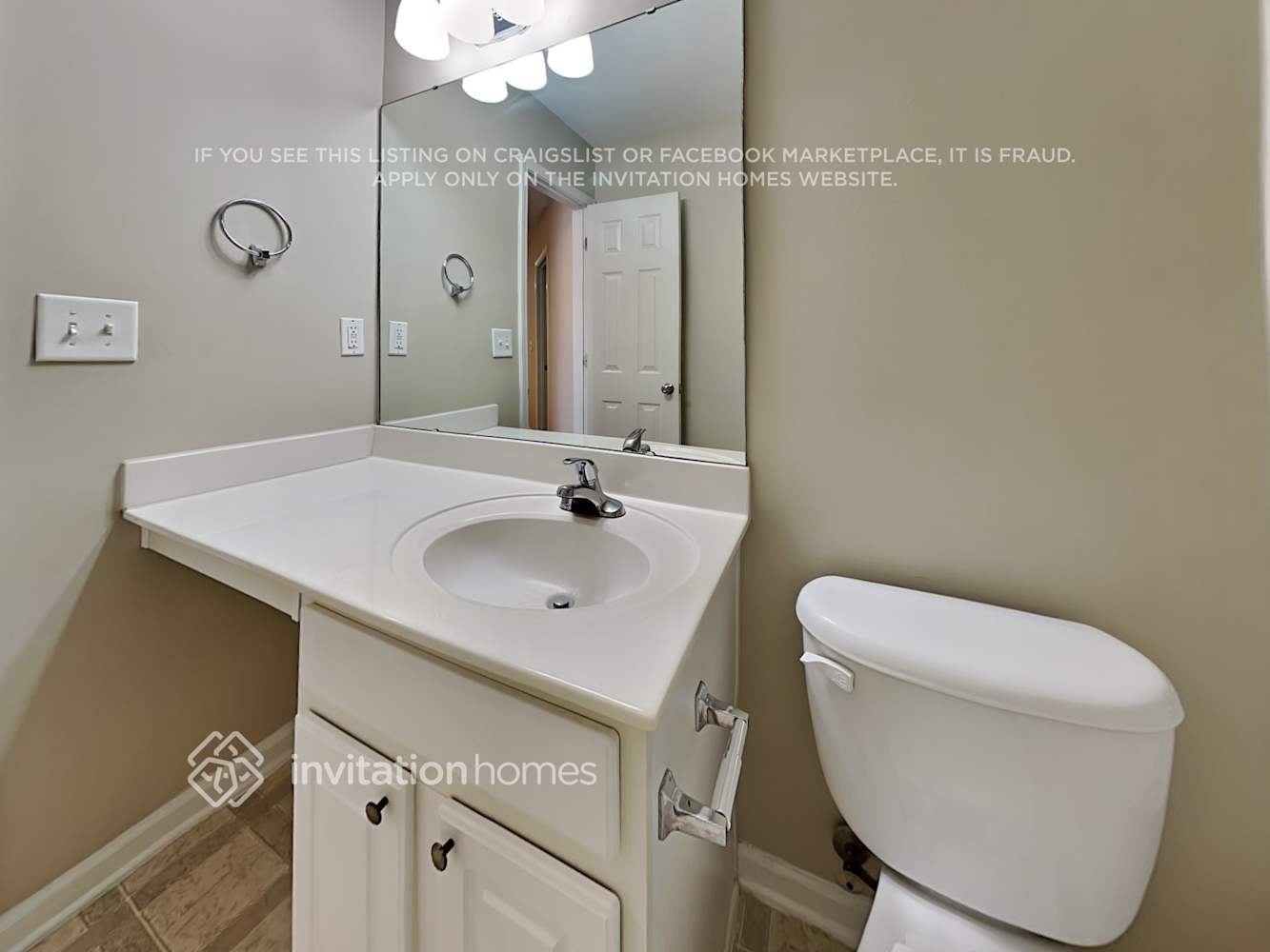 Building Photo - 7107 Fox Point Dr