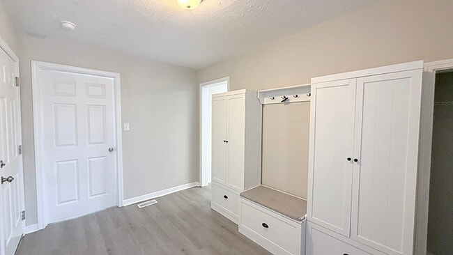 Building Photo - 2088 Skylark Ln