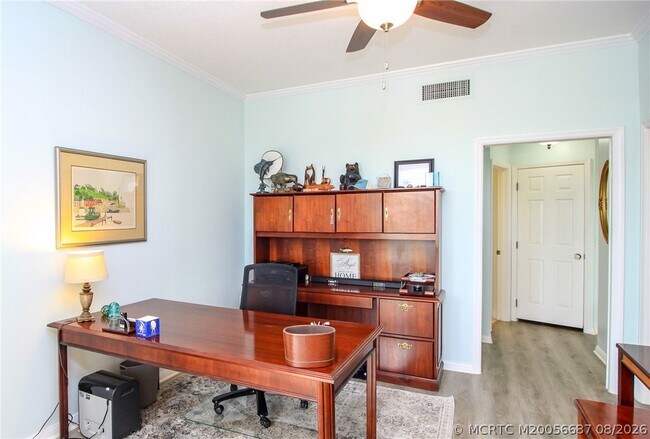 Building Photo - 150 SE Four Winds Dr