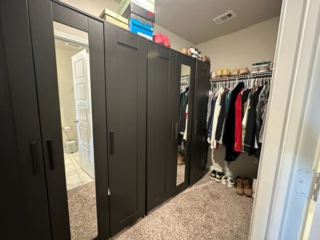 Building Photo - Move in soon! Beautiful  3 bedroom 2 bath near Lackland AFB