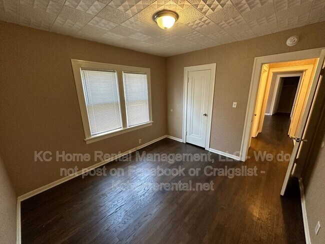 Building Photo - 6838 The Paseo