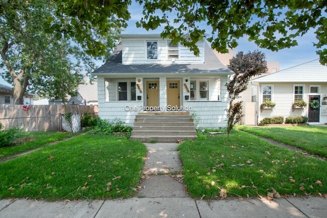 Building Photo - 7213 Marshall Ave