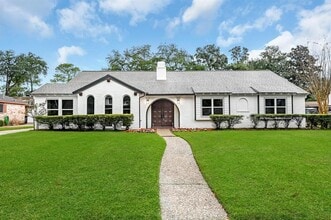 Building Photo - 5730 Old Lodge Dr