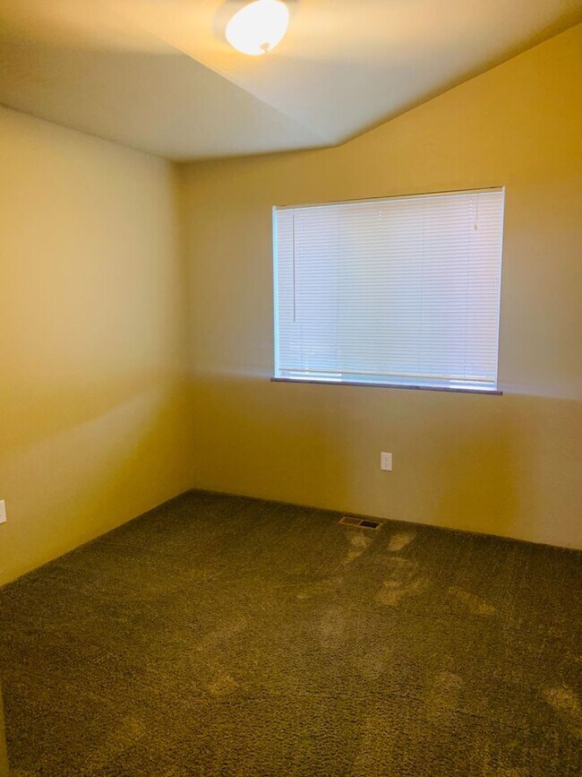 Building Photo - 4404 Deveraux Pl
