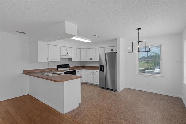 Building Photo - 8128 Papaya St