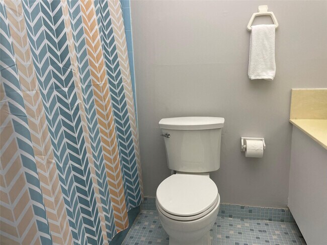 Building Photo - 4629 Poinciana St