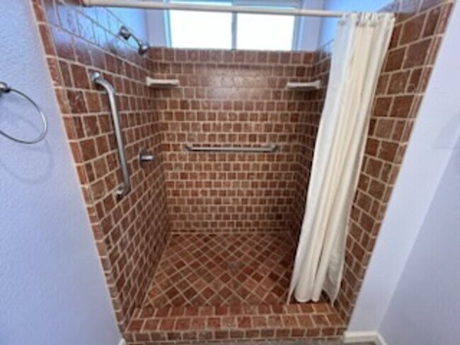 Building Photo - **SHOWING SATURDAY, MARCH 14TH @ 11AM-12PM**