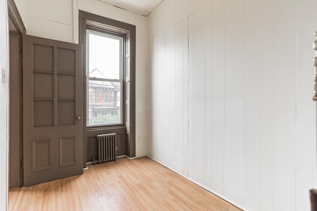 Building Photo - 546 Palisade Ave