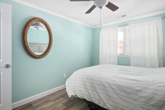 Building Photo - 322 Bayshore Dr