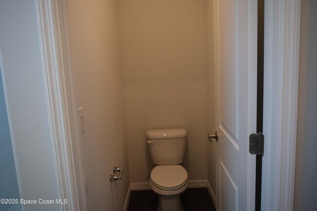 Building Photo - 3143 Fullerton Ave