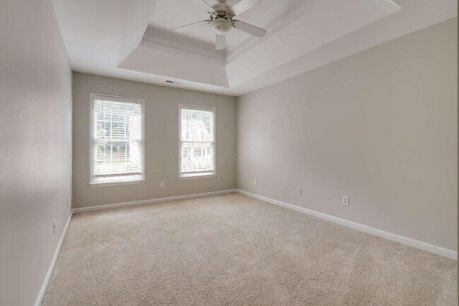 Building Photo - Charming 4-Bed Home with Fenced-in Backyard in Leesville District