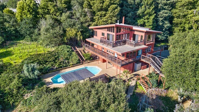 Building Photo - 2299 Sobre Vista Rd