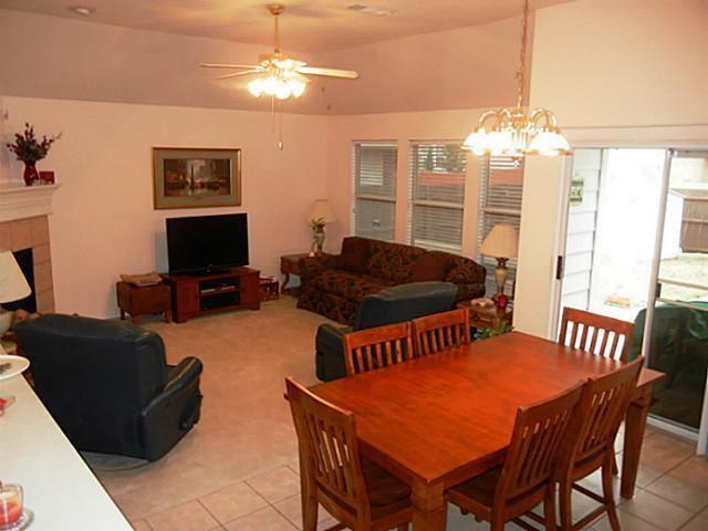 Building Photo - 1606 Mapleleaf Falls Dr