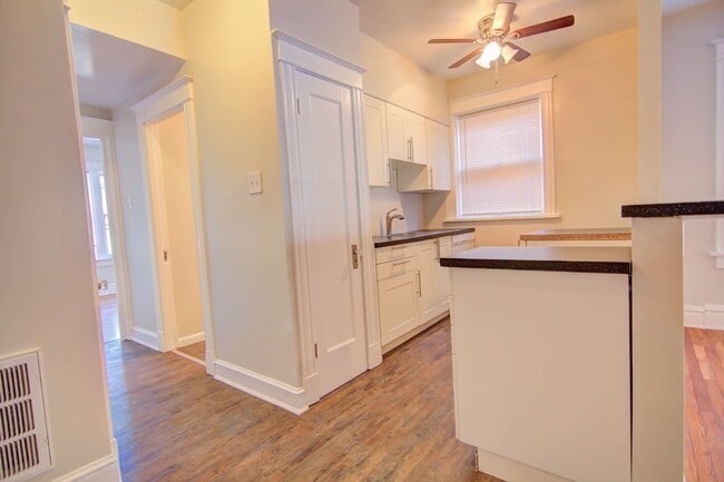 Building Photo - 3139 Halliday Ave