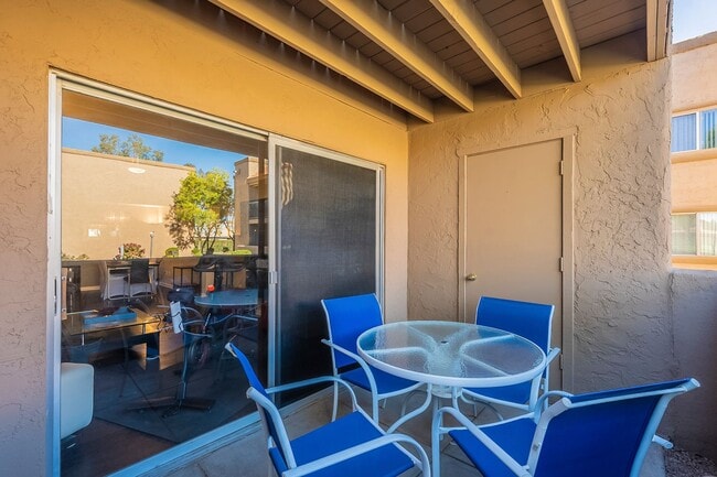 Building Photo - FURNISHED! 2 Bed/2 Bath in Scottsdale