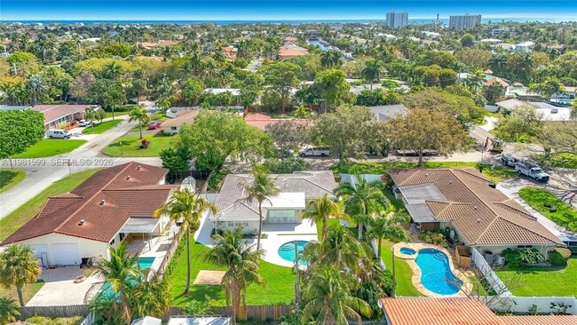 Building Photo - 2533 NE 21st Terrace