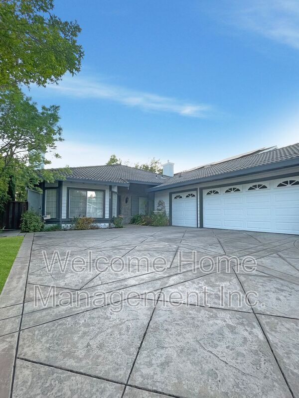 Building Photo - 4310 Canyon Crest Rd W