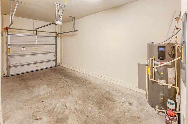Building Photo - 5124 Crown Hvn Dr
