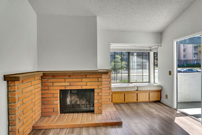 Building Photo - 8878 Regents Rd