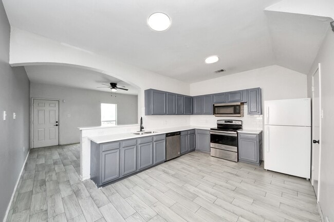 Building Photo - 10217 Teneha Dr