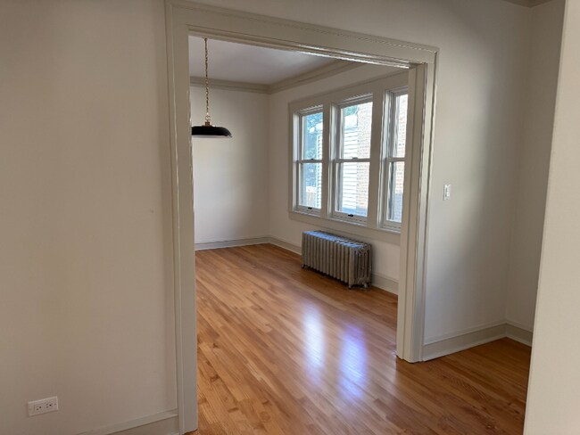 Building Photo - 3426 N Keeler Ave