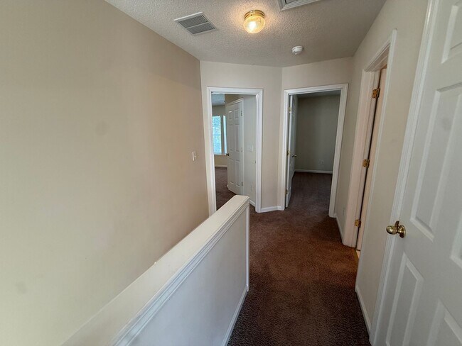 Building Photo - 146 Brentfield Loop