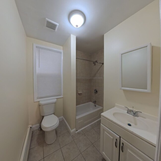 Building Photo - 140-142 Lorraine St