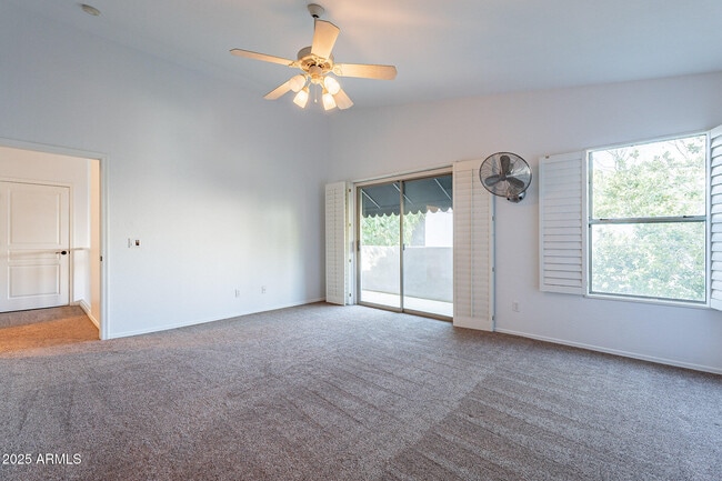 Building Photo - 7240 N Dreamy Draw Dr