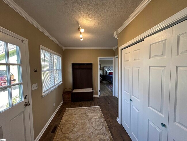 Building Photo - 1671 Hogback Mountain Rd