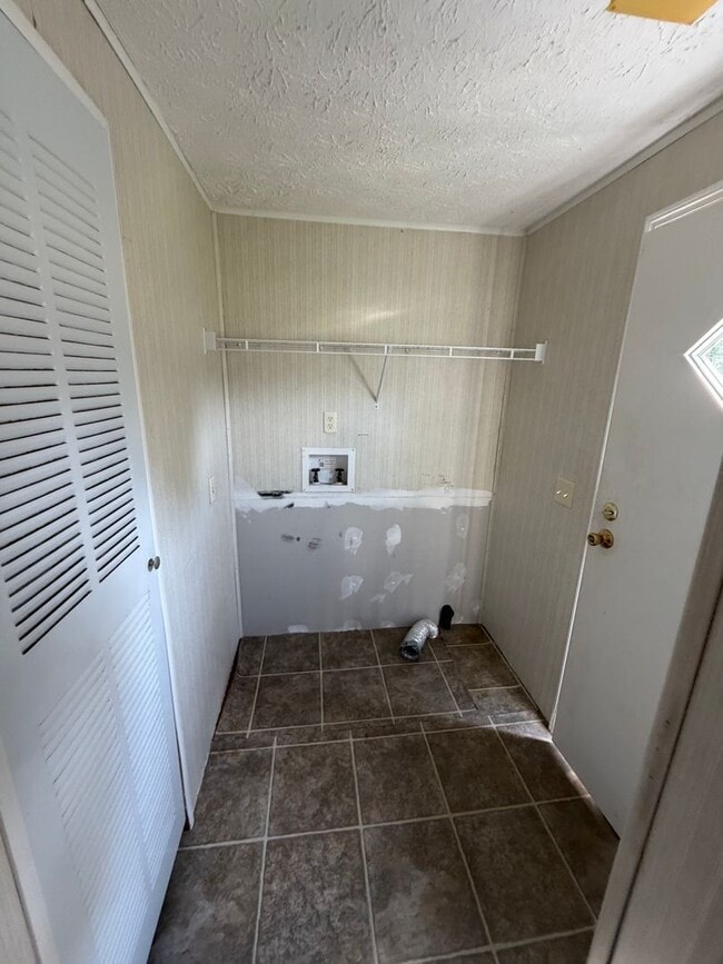 Building Photo - 46 Oak Bend Dr