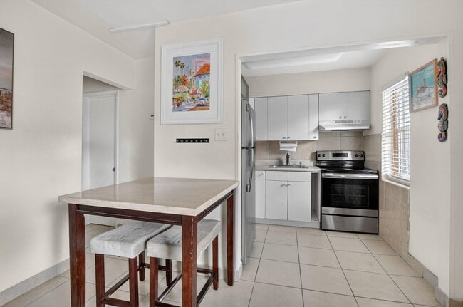 Building Photo - 1932 NE 7th St