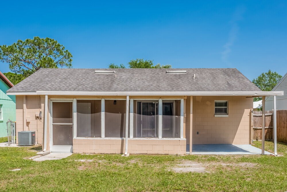 Building Photo - 1355 Five Iron Dr