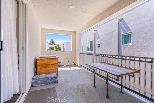 Building Photo - 142 Allusion