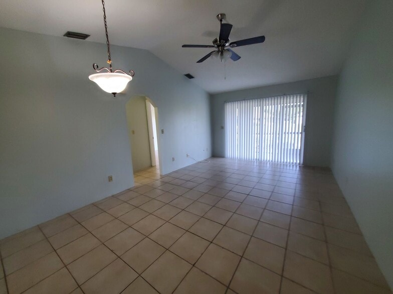 Building Photo - 1 MONTH FREE: SW Area 2/2 on a Fresh water canal - Water included