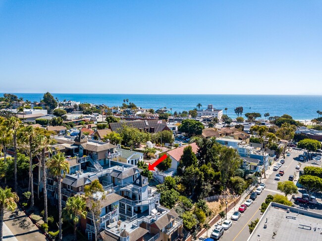 Building Photo - Coastal 1 bed 1 bath Available Now! 55+ Co...