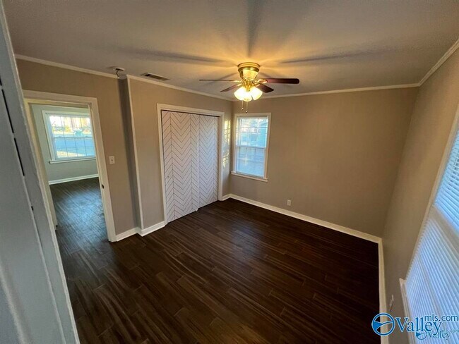 Building Photo - 3415 Mimosa Ln NW