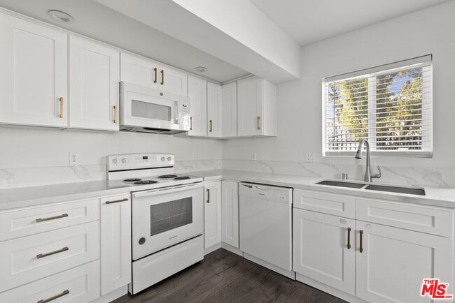 Building Photo - 5142 Denny Ave