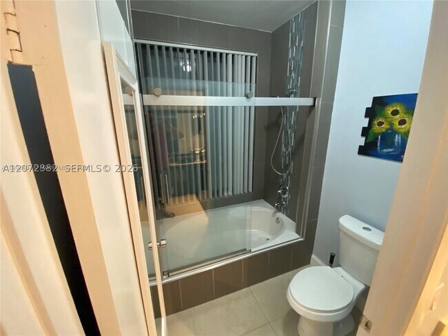 Building Photo - 8806 SW 130th Ct