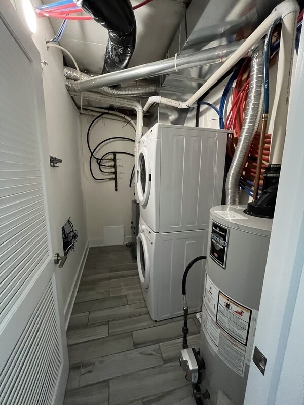 Building Photo - 1219 N 5th St