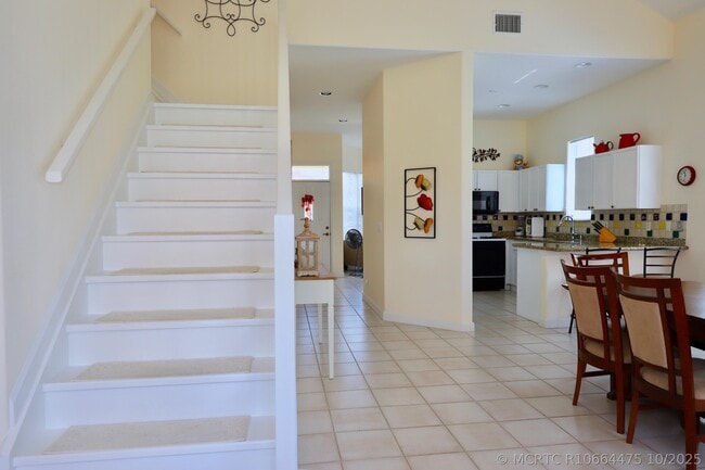 Building Photo - 77 Spyglass Way