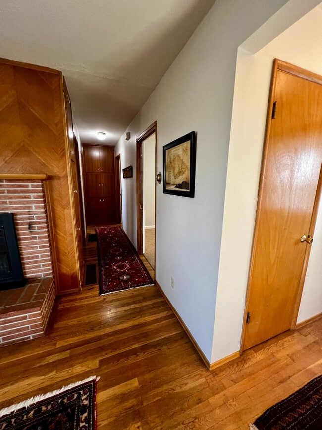Building Photo - Beautiful North Hill Home Near Vincent Park!
