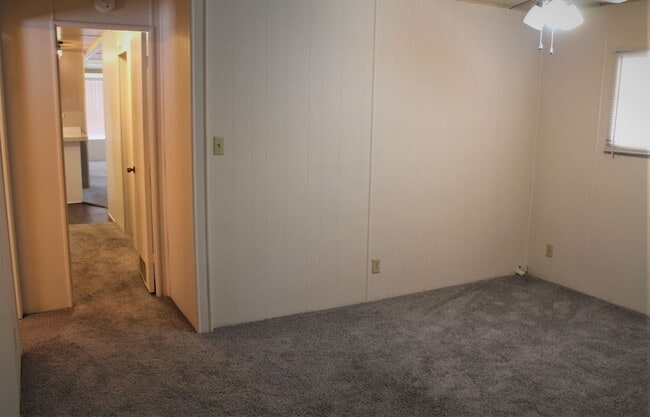 Building Photo - 55+ Spacious 2 bed 2 bath SIERRA DAWN HOME!