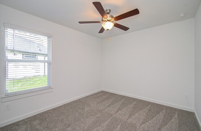 Building Photo - 1130 Desert Willow Dr