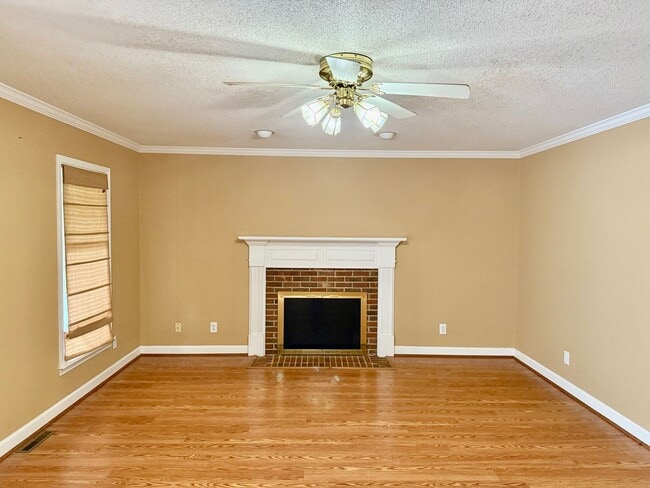 Building Photo - Three bedroom, 2 bath house in Gibsonville