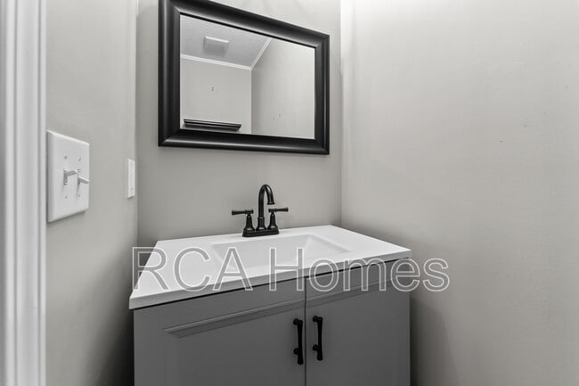 Building Photo - 7827 Wedgetail Drive