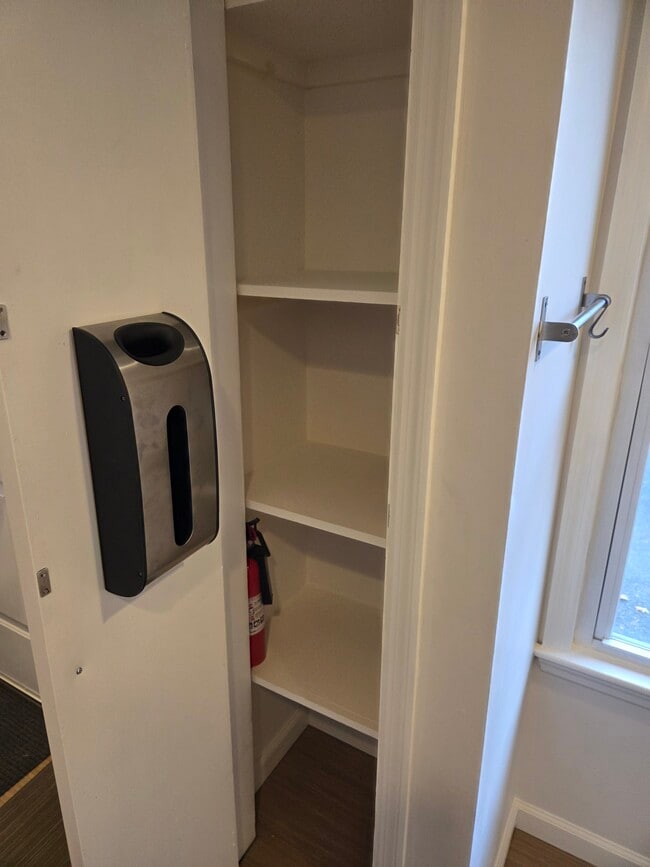 Building Photo - 176 W North St