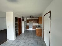 Building Photo - Kekaha 3 bed 1.5 bath single-family home