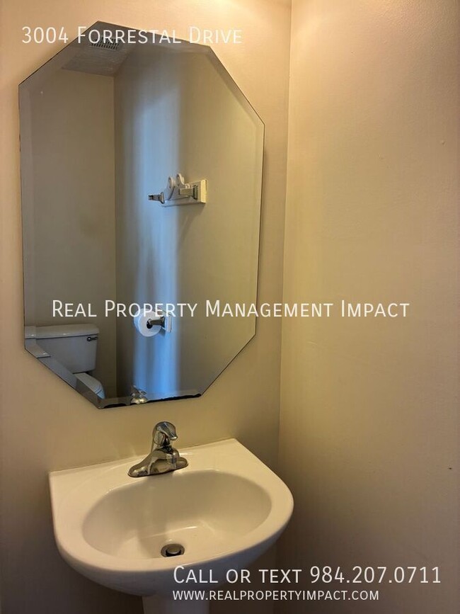 Building Photo - 3004 Forrestal Dr