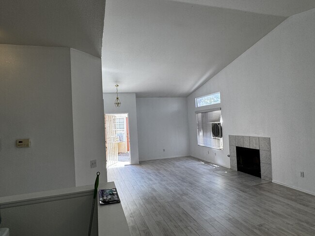 Building Photo - 14724 Rockrose St
