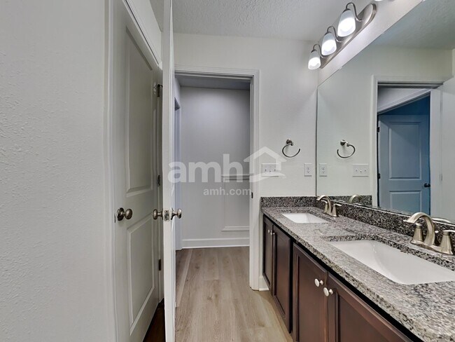 Building Photo - 1291 Tan Tara Trl